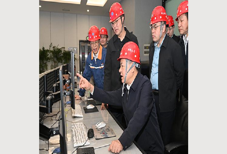 生态环境部部长黄润秋赴湖北省调研生态环境保护工作